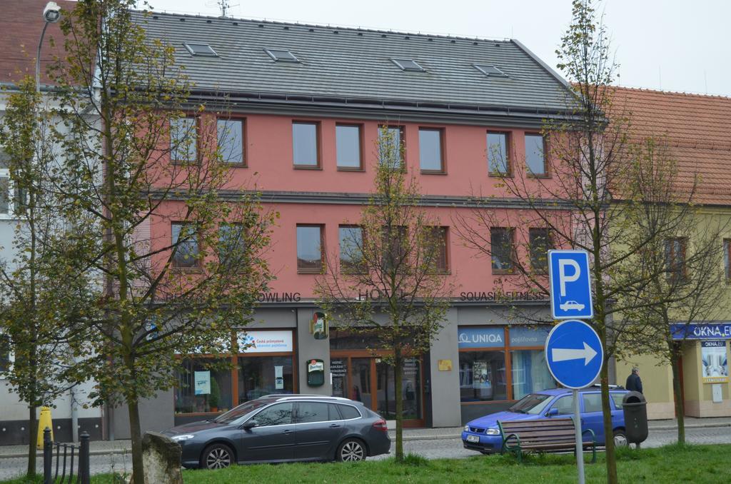 Hotel Kaskada Ledeč nad Sázavou Bagian luar foto